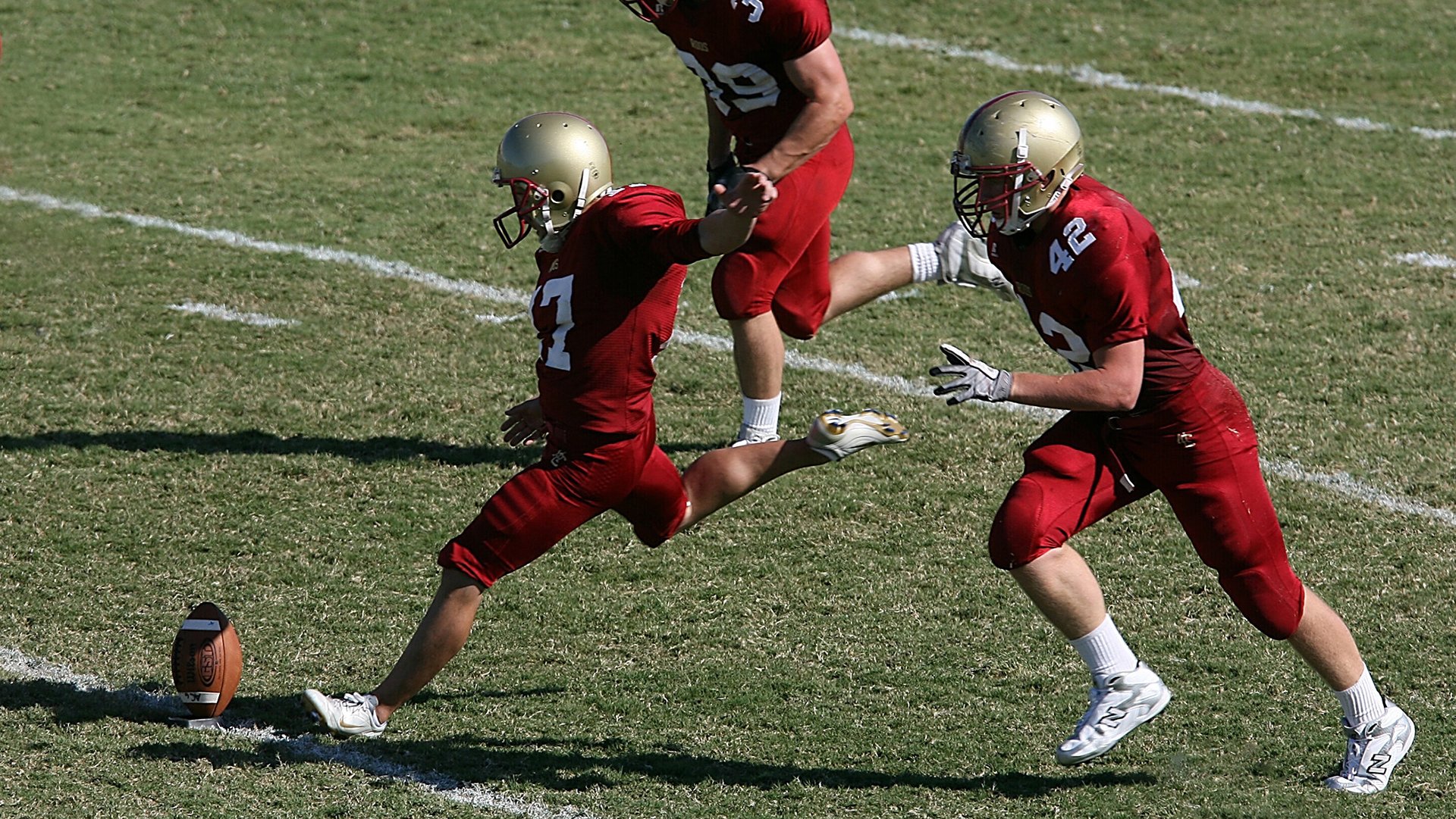 中国足球联赛推动本土教练持续成长，足球队中国教练