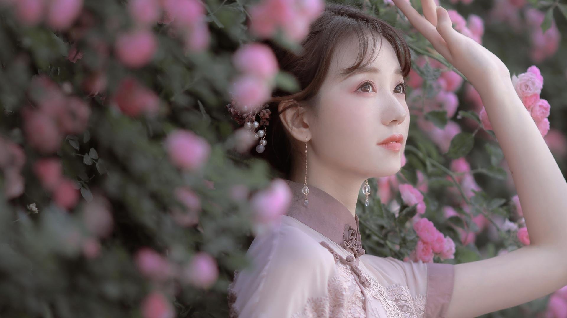 九游-“罕见奇观：场上场下令人难以置信的趣味”，场上什么意思